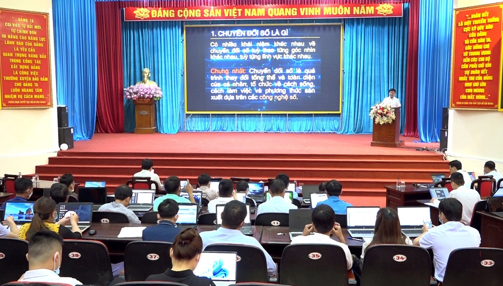 Tập huấn kỹ năng công nghệ thông tin và chuyển đổi số năm 2022 tại huyện Xín Mần