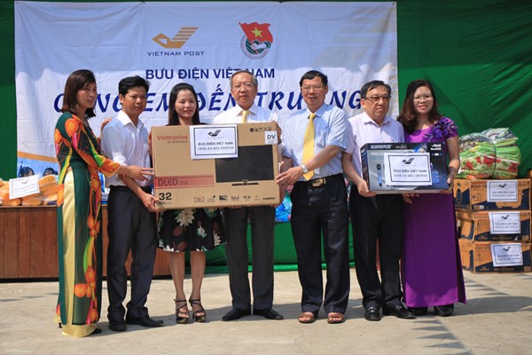 Bưu điện Việt Nam: đồng hành cùng học sinh vùng khó khăn